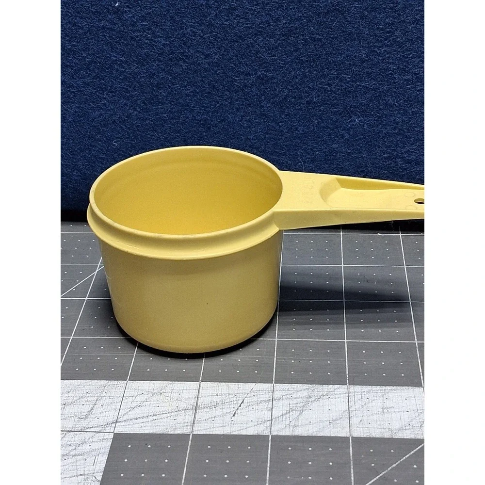 Tupperware Measuring Cup Yellow 2/3 Cup Vintage 763‎ 4 Retro Kitchenware
